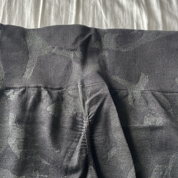 Gymshark Adapt Camo Seamless Leggings - Picture 5 of 5
